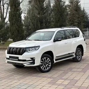 Toyota Land Cruiser Prado, 2023