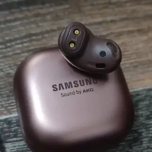 Наушники Samsung Galaxy Buds Live