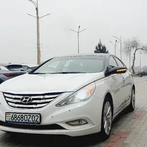 Hyundai Sonata, 2011