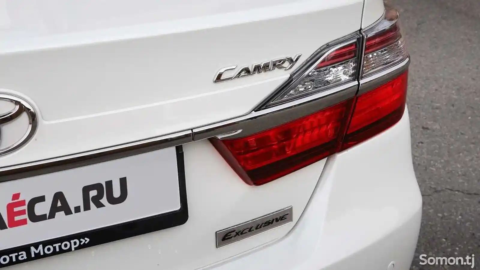 Эмблема Exclusive на багажник Toyota Camry 5-3
