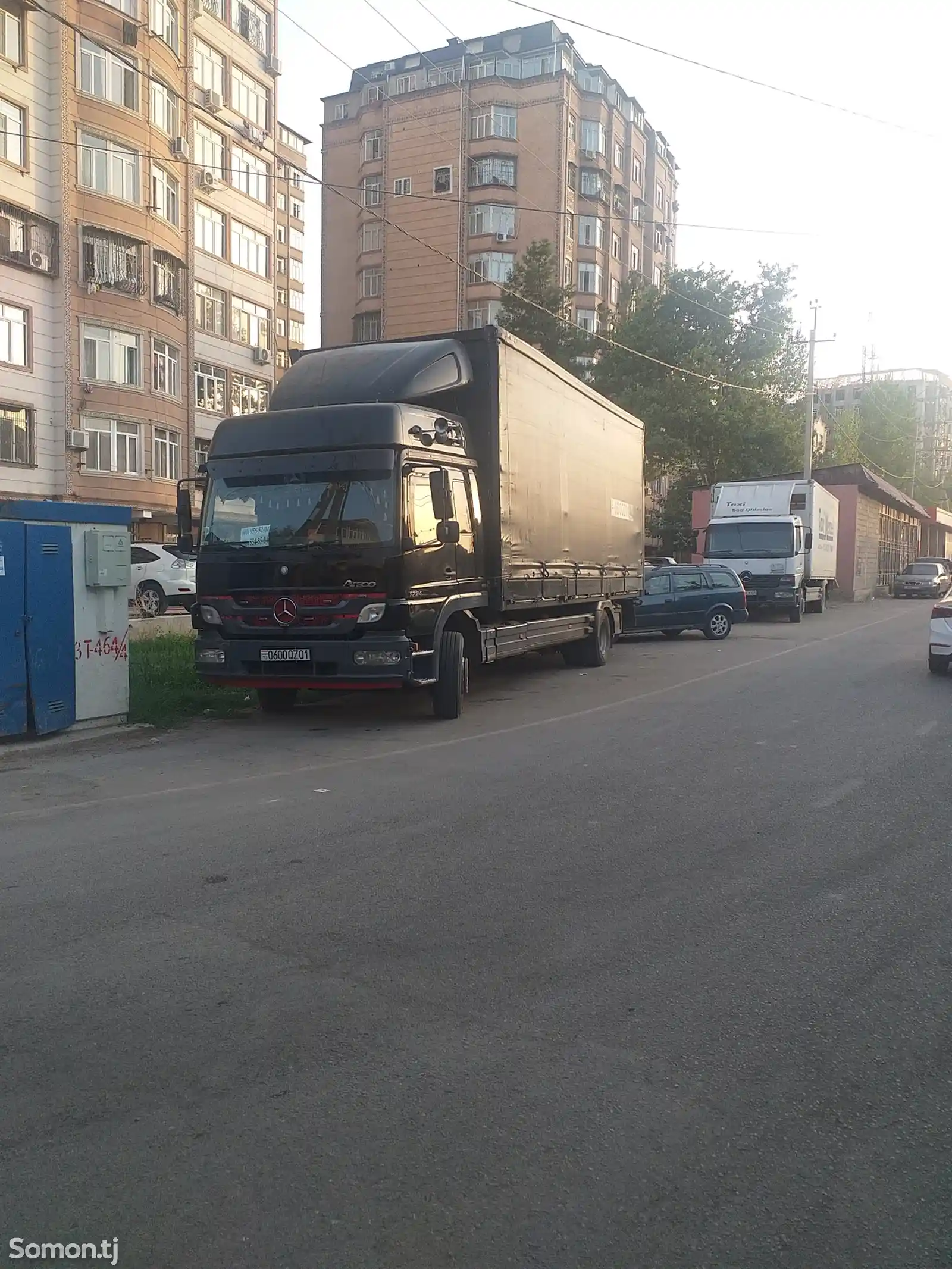 Контейнеровоз Mercedes-Benz Atego 1224, 2009-1