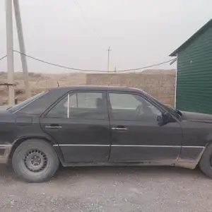 Mercedes-Benz W124, 1994