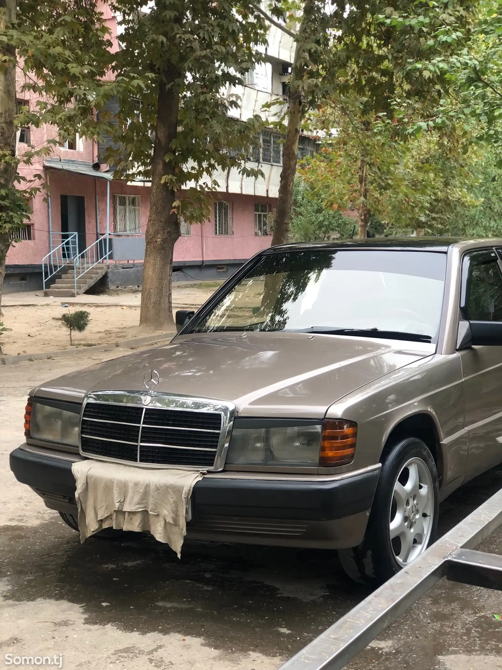 Mercedes-Benz W201, 1990-2