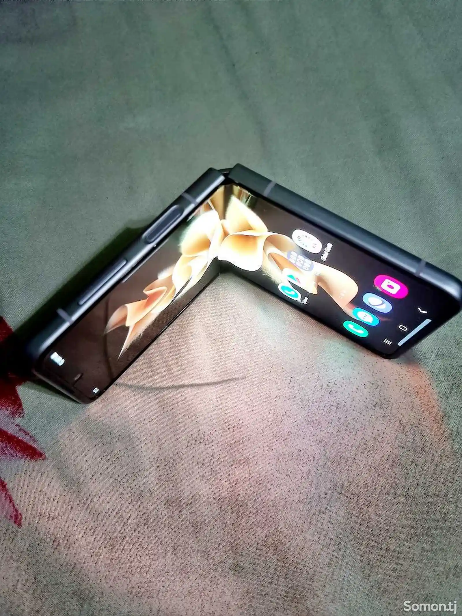 Samsung Galaxy Z Flip 3-6