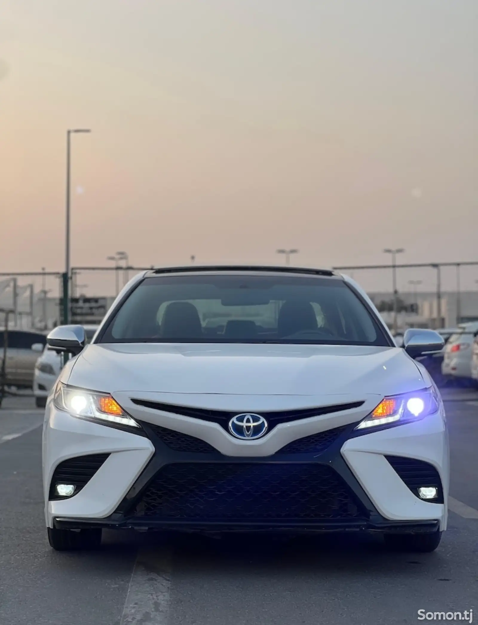 Toyota Camry, 2019-1