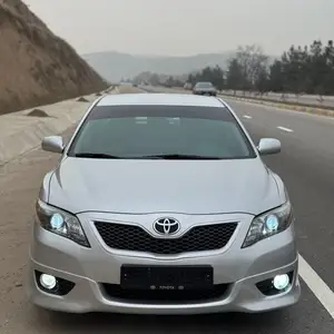 Toyota Camry, 2010