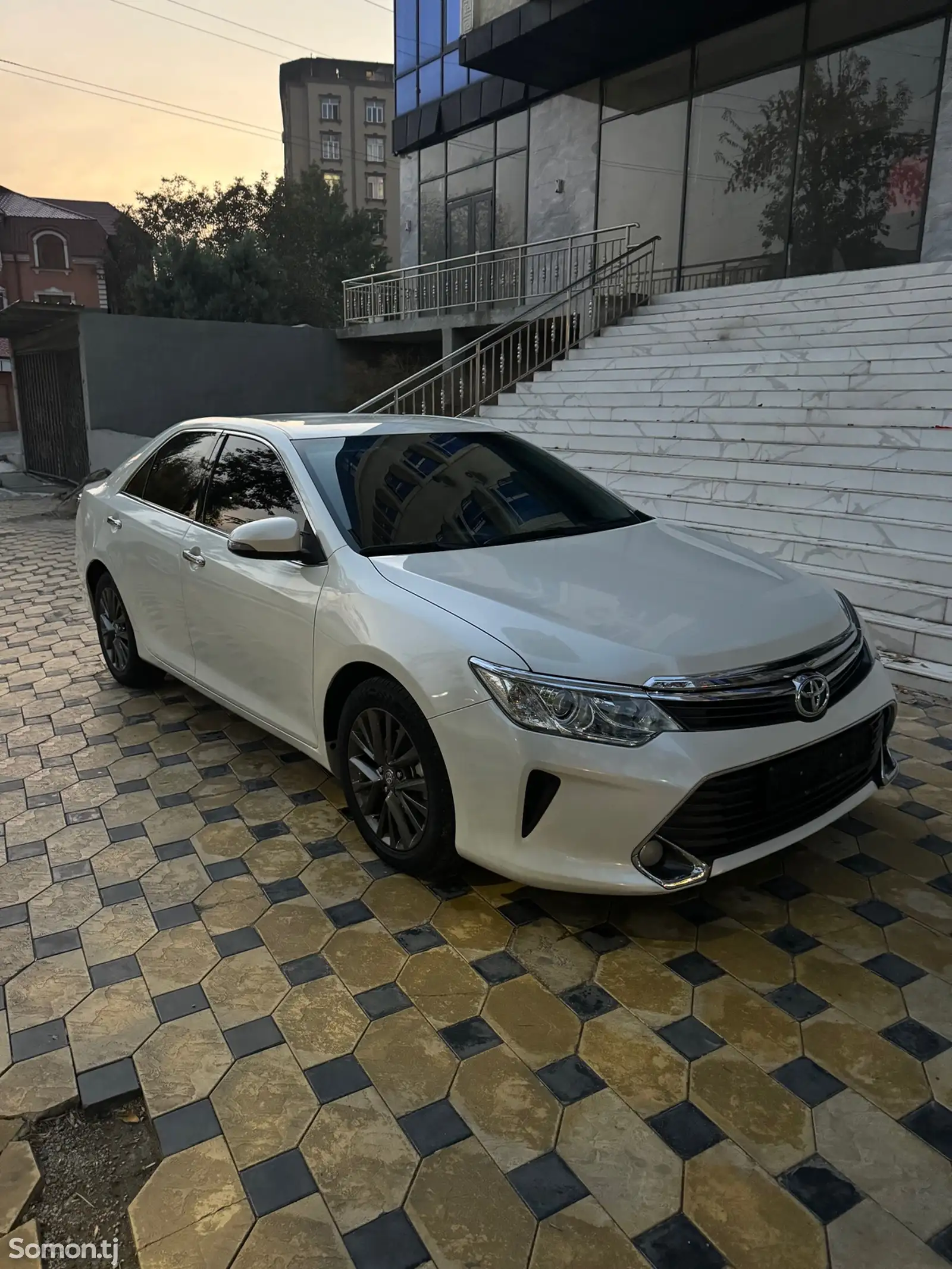 Toyota Camry, 2015-10