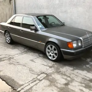 Mercedes-Benz W124, 1992