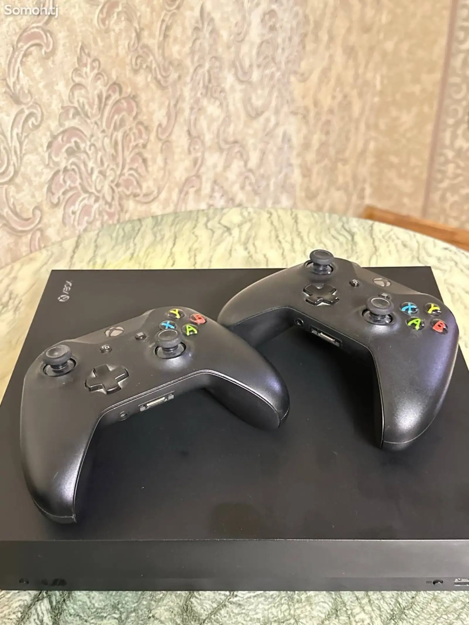 Игровая приставка Xbox One X-1