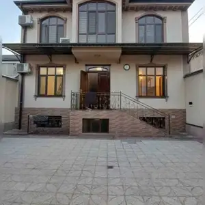 2-этажный, 8 комнатный дом, 350 м², Зеленый