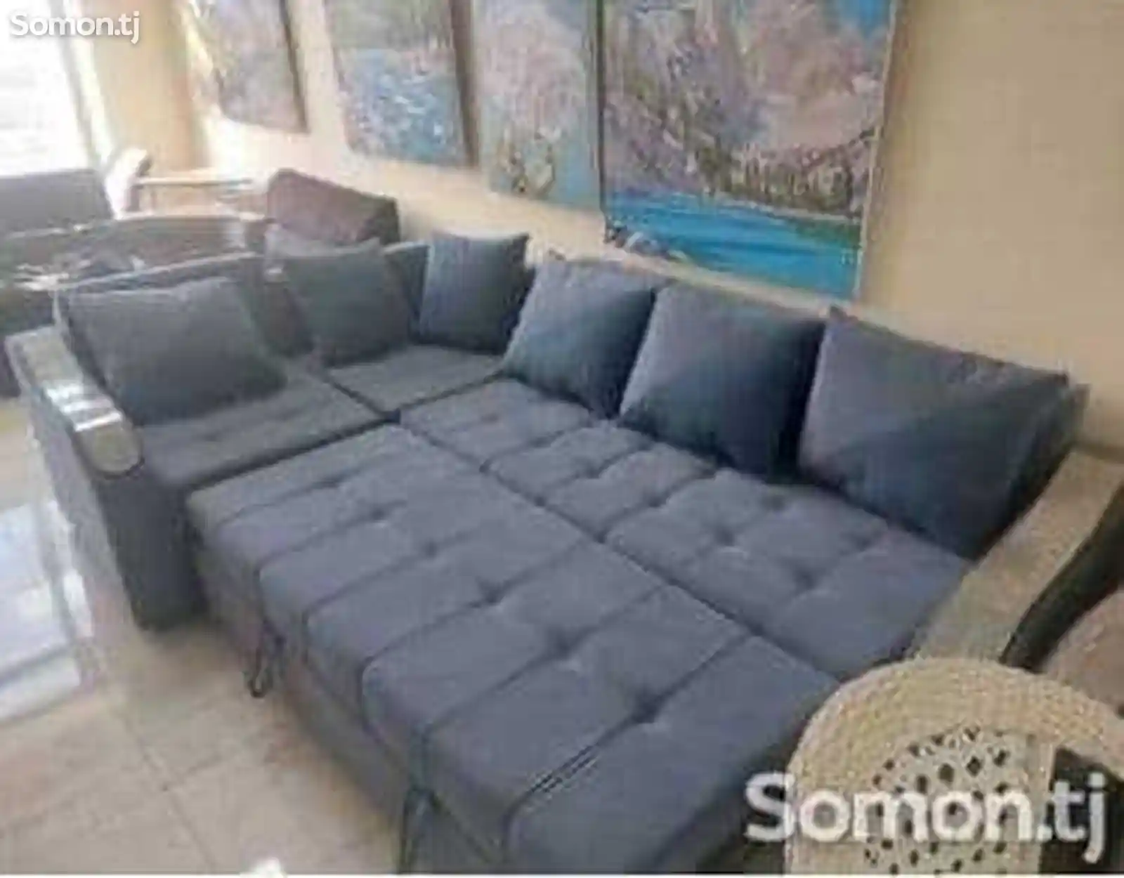 Углавое кресло и диван