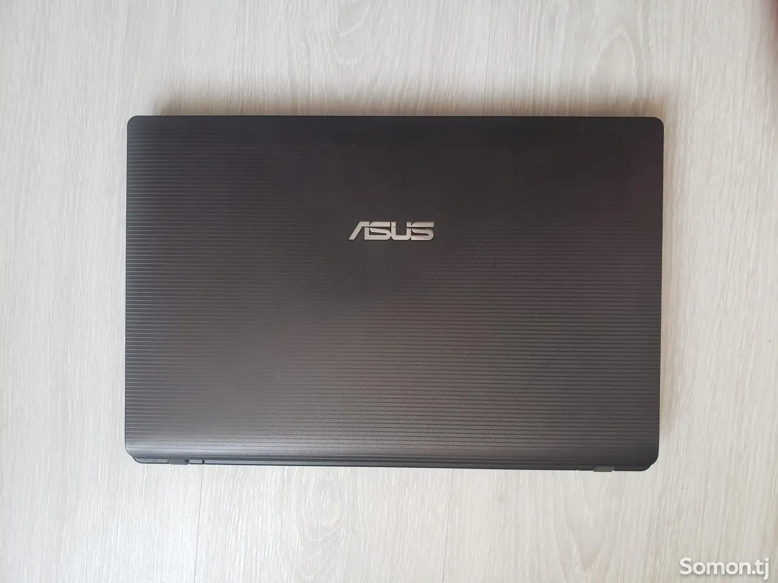 Ноутбук Asus-1