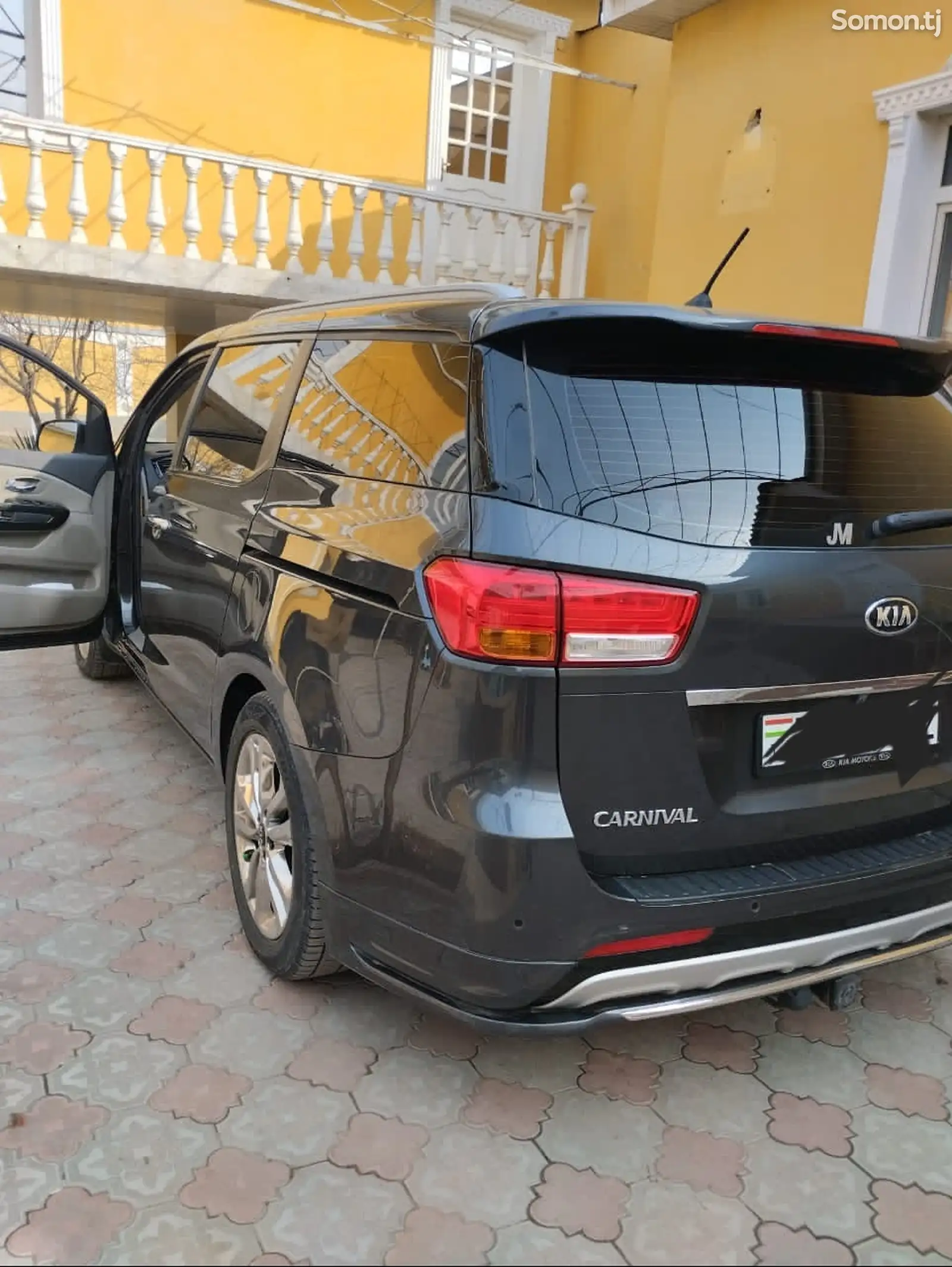 Kia Carnival, 2015-1