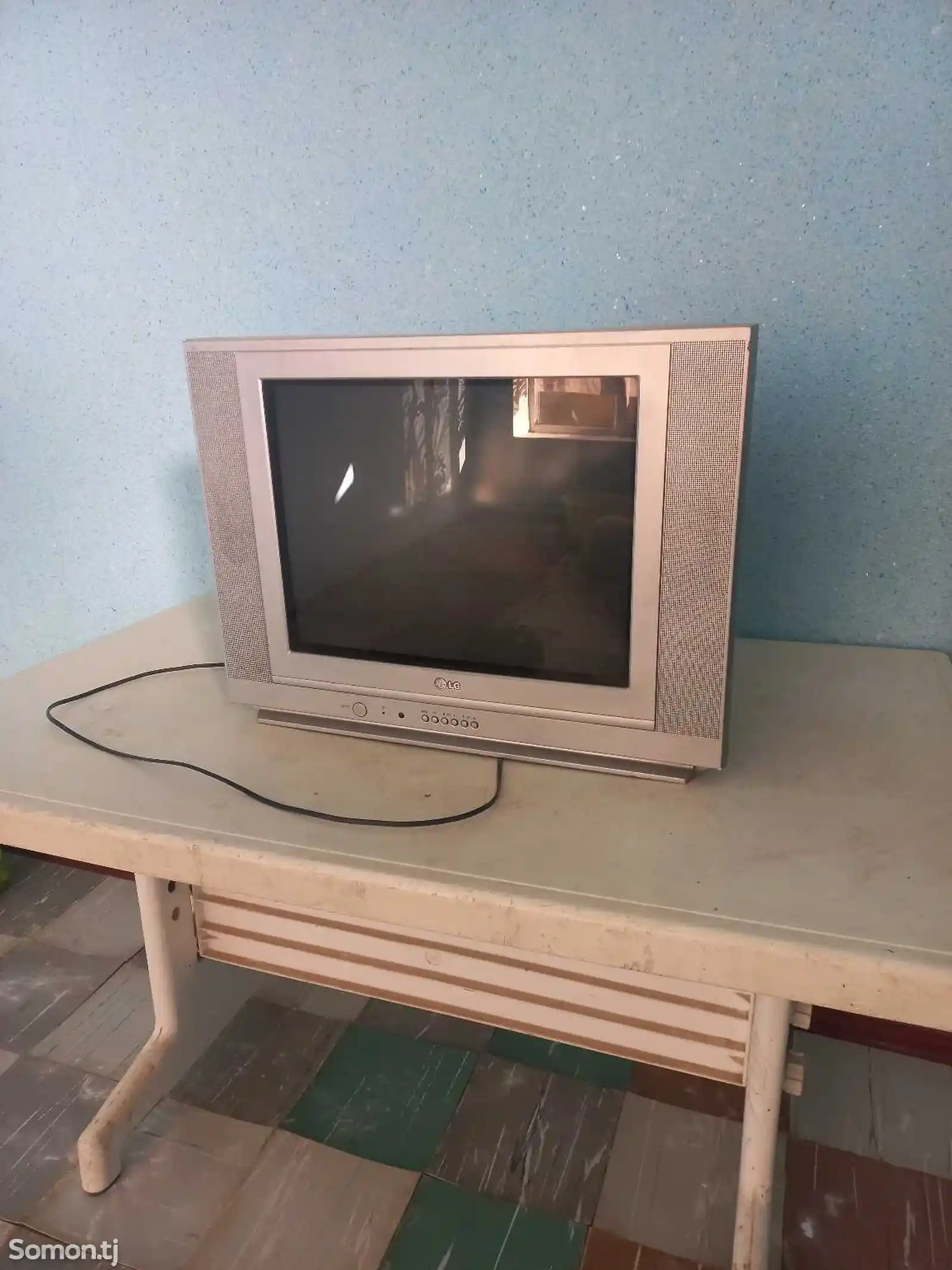 Телевизор на запчасти-1