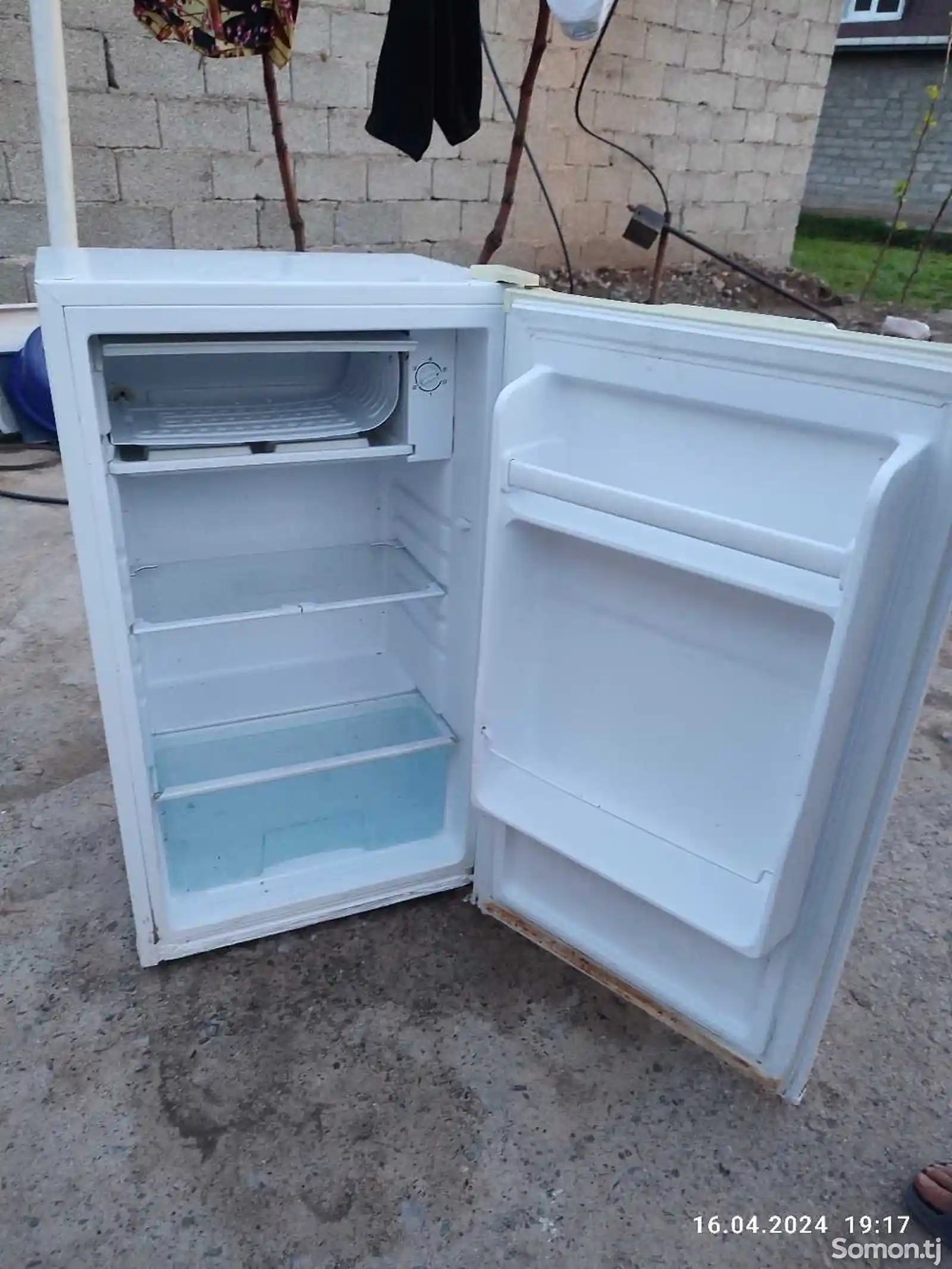 Холодильник Aletaht-2