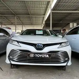 Toyota Camry, 2018