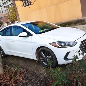 Hyundai Elantra, 2018