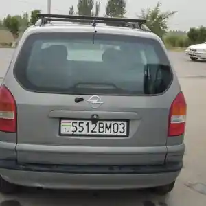 Opel Zafira, 2001