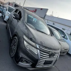 Nissan Elgrand, 2015