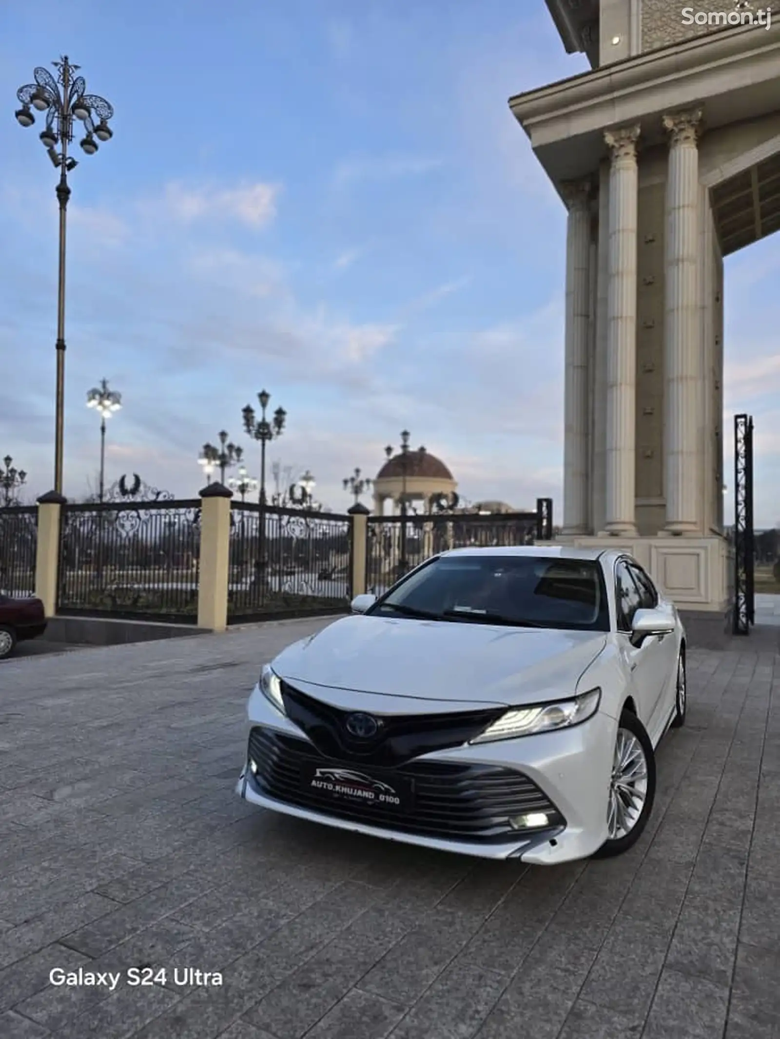 Toyota Camry, 2019-1