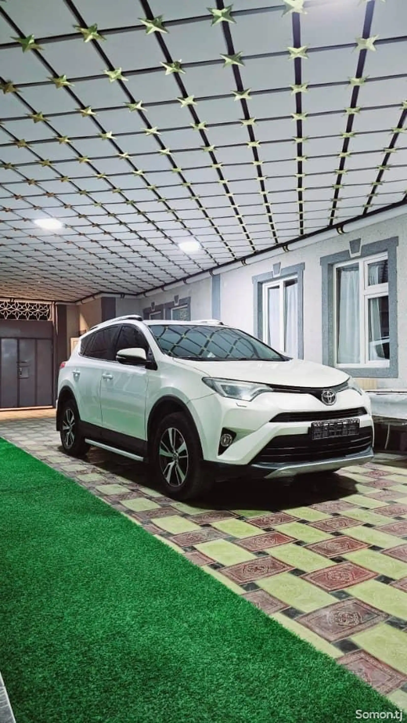 Toyota RAV 4, 2017-1