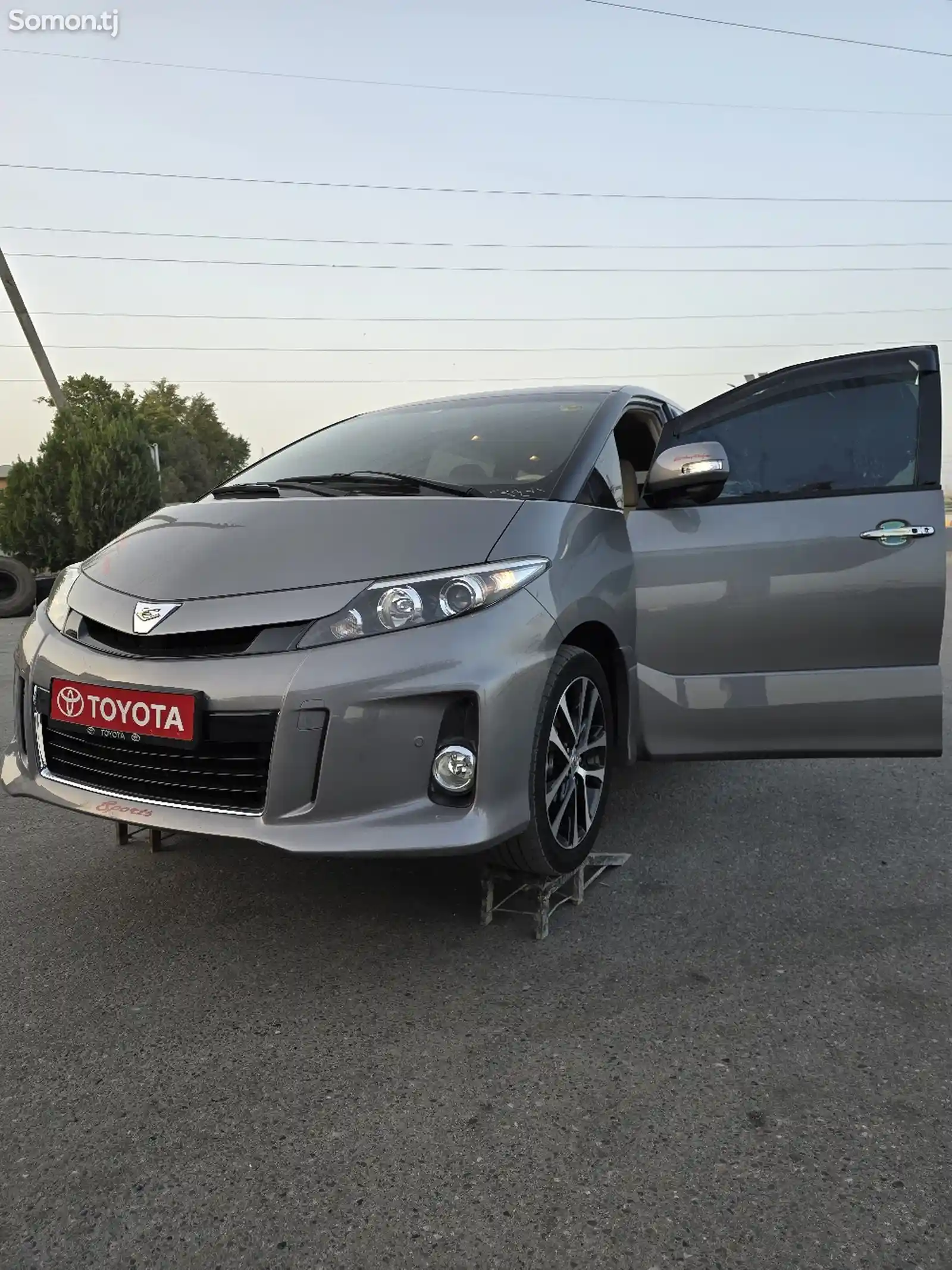 Toyota Estima, 2014-12