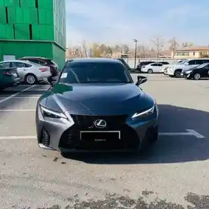 Lexus IS series, 2022