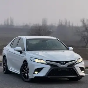 Toyota Camry, 2020