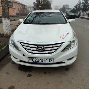 Hyundai Sonata, 2010