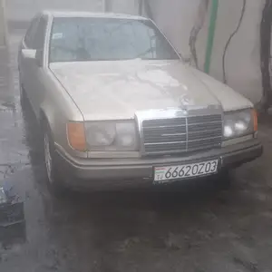 Mercedes-Benz W124, 1986