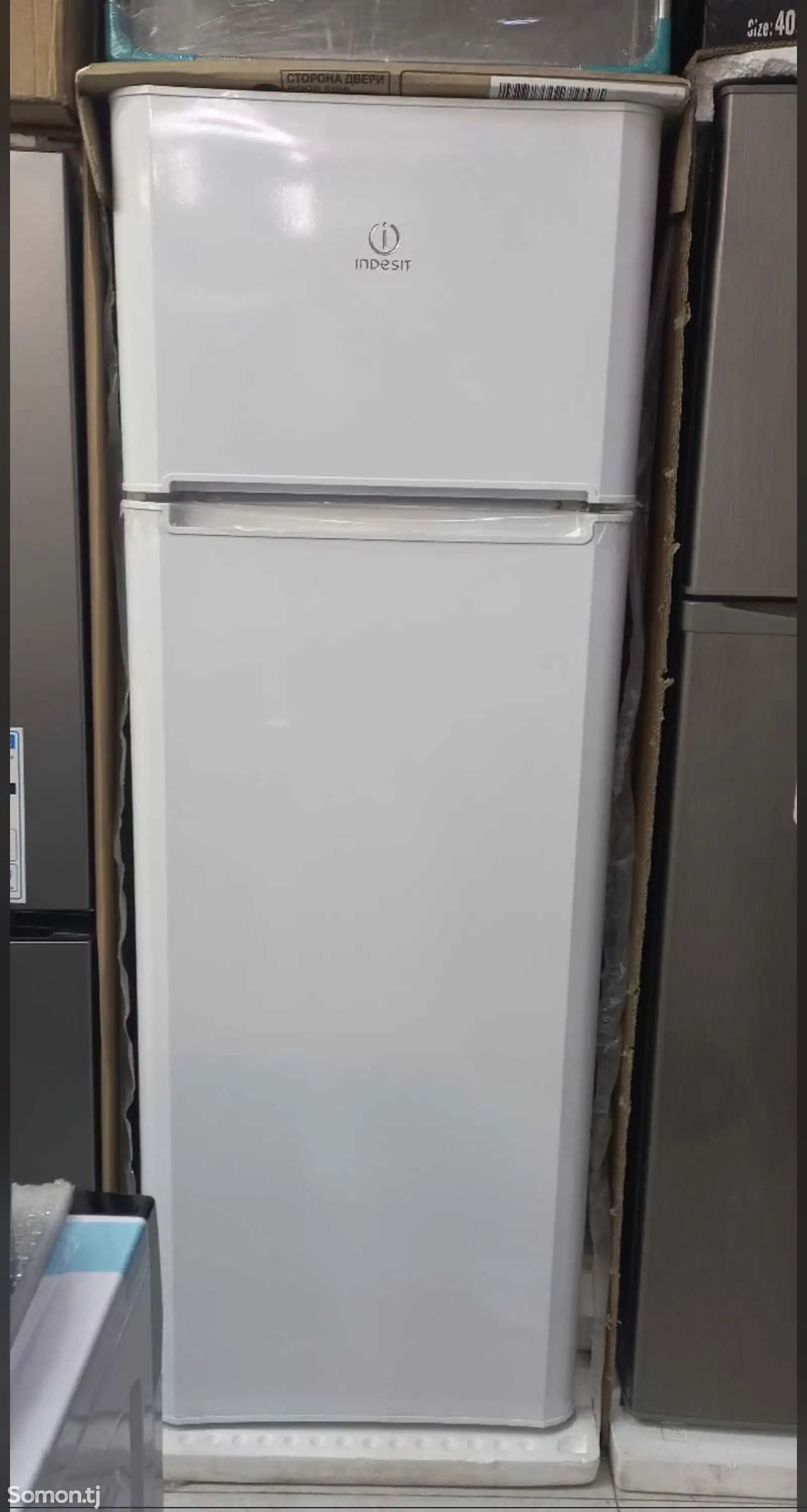 Холодильник indesit-1