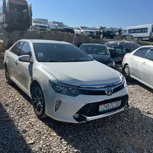 Toyota Camry, 2016