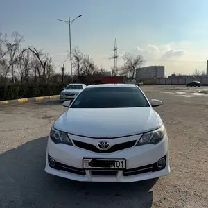 Toyota Camry, 2013