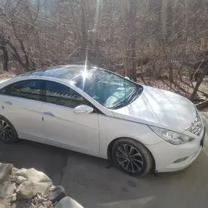 Hyundai Sonata, 2011