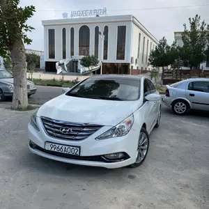 Hyundai Sonata, 2011