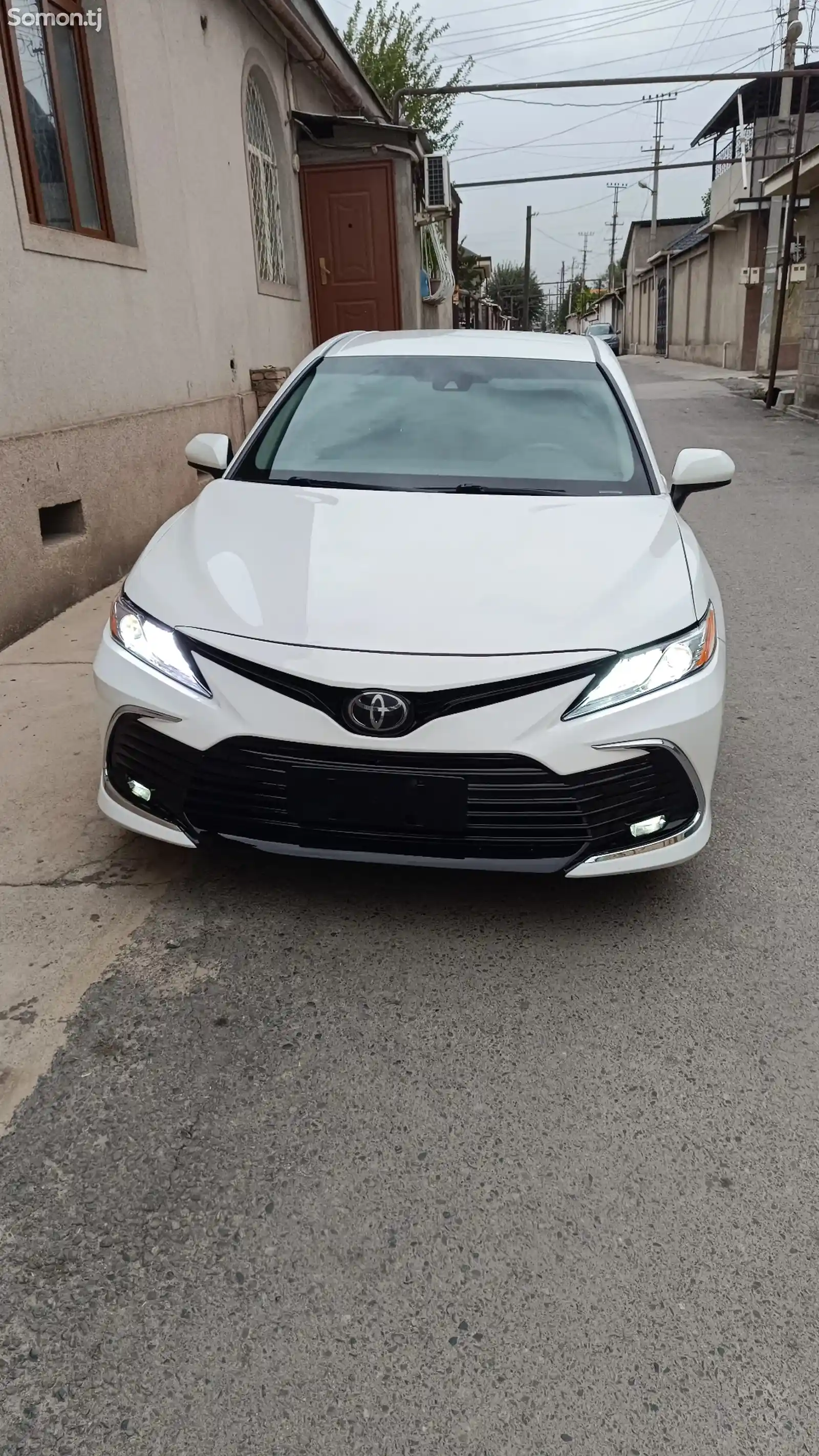 Toyota Camry, 2018-1