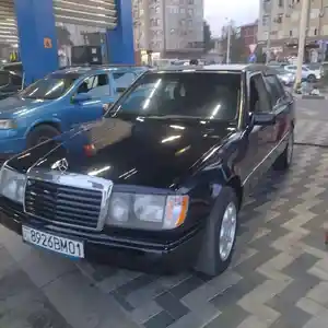 Mercedes-Benz W124, 1992