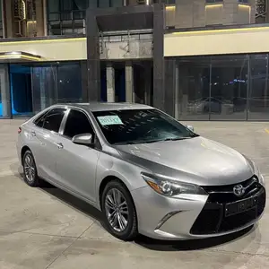 Toyota Camry, 2016