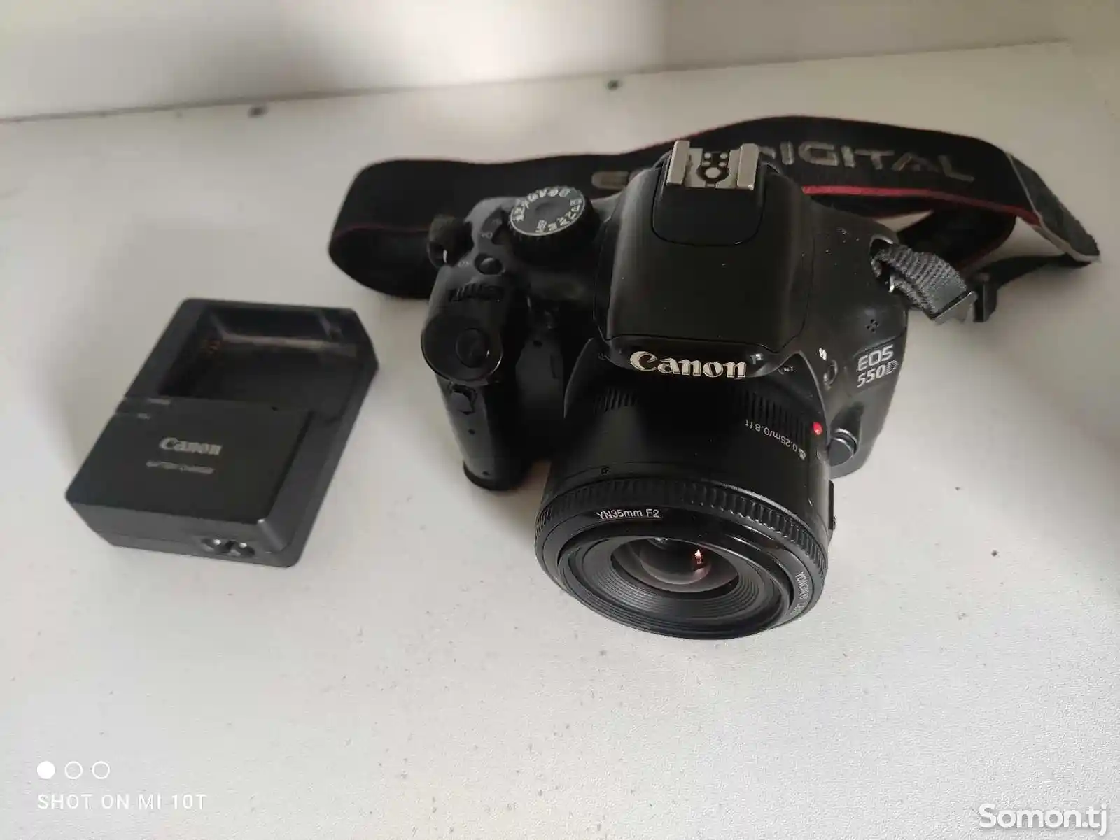 Фотоаппарат Canon 550D с объективом 35mm-3