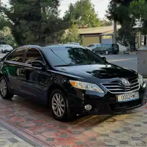 Toyota Camry, 2010