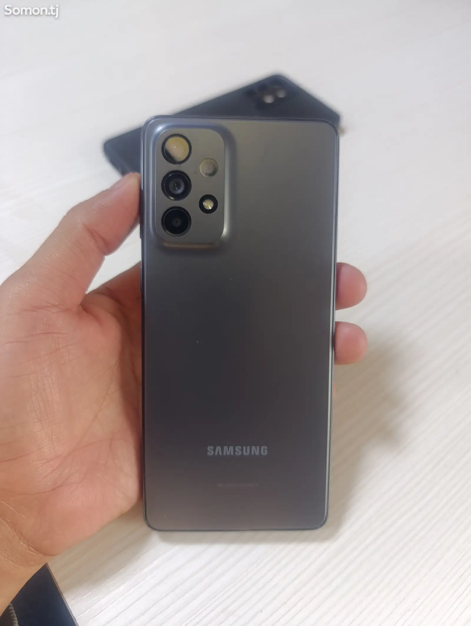 Samsung Galaxy A73-1