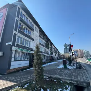 3-комн. квартира, 1 этаж, 63 м², 65 Мкр Сиёма Мол