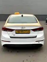 Hyundai Elantra, 2016-5