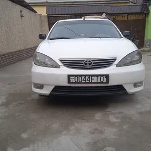 Toyota Camry, 2005