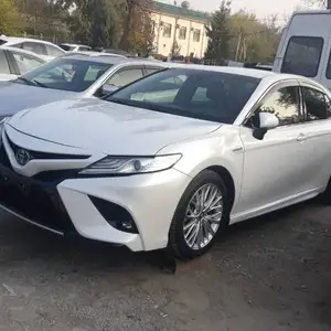 Toyota Camry, 2018