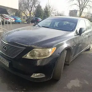 Lexus LS series, 2010