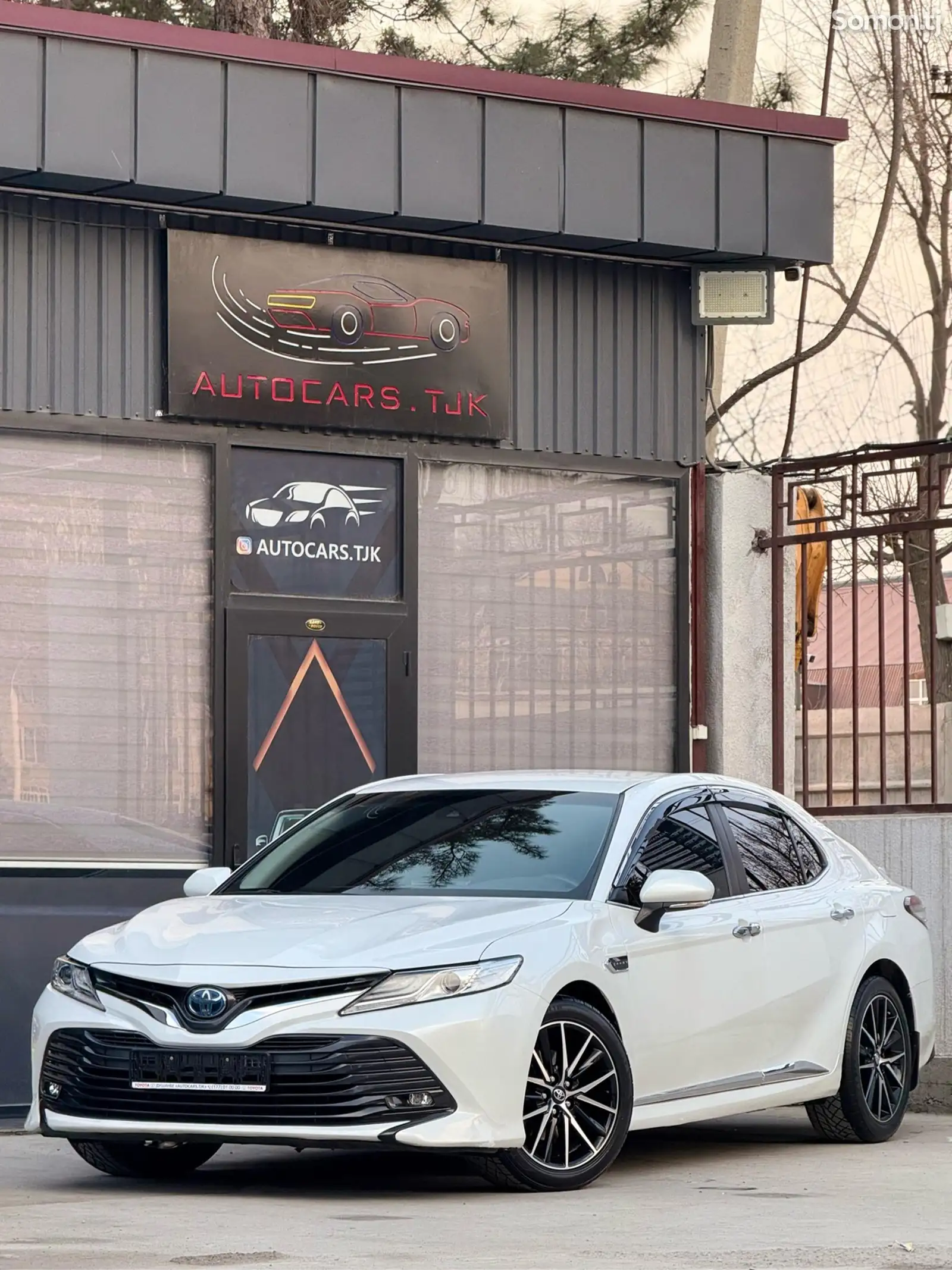 Toyota Camry, 2018-1