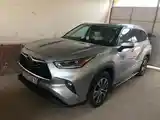 Toyota Highlander, 2022-3