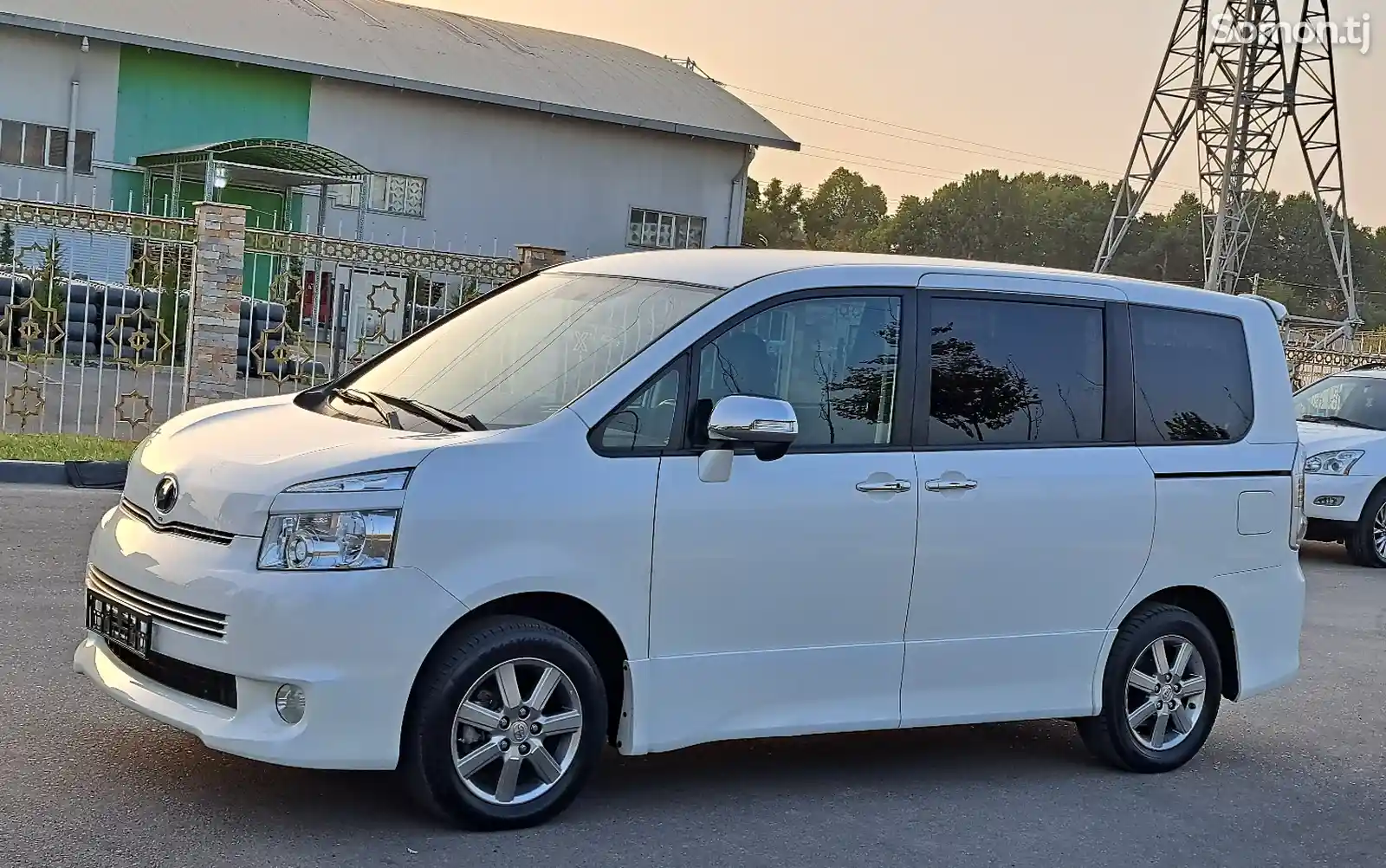 Toyota Voxy, 2008-6