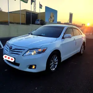 Toyota Camry, 2010